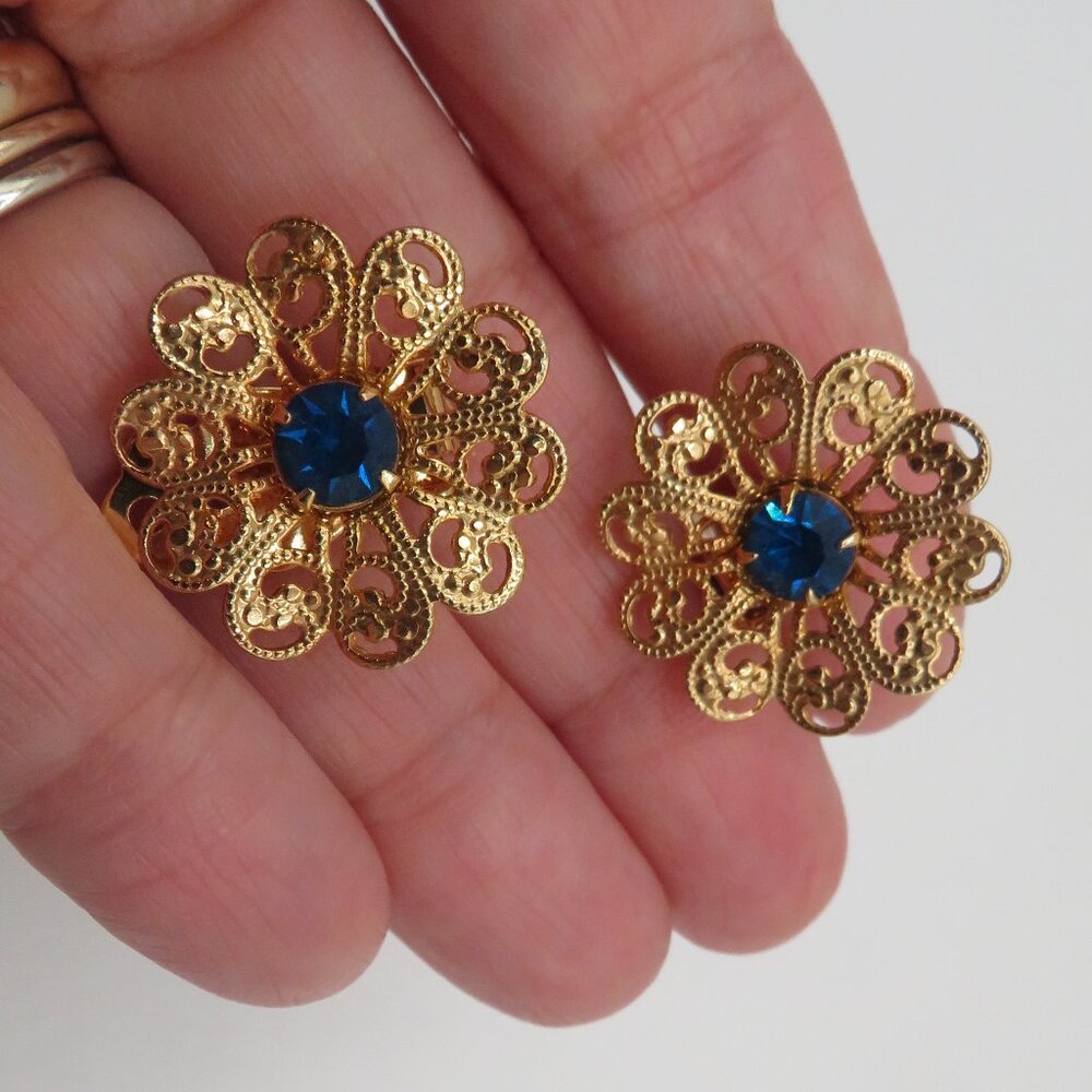 Lisner Floral Earrings Blue Rhinestone Gold Tone Clip On